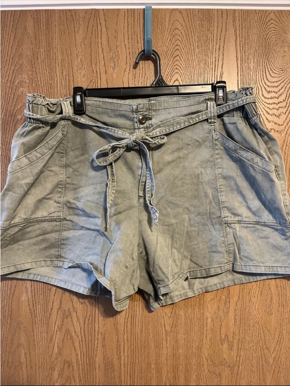 Old Navy Army Green Cargo Utility Shorts Size XXL Stretchy & Tie Waist